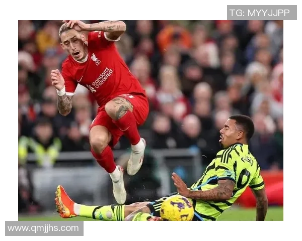 英超激战AC米兰逆转利物浦帽子戏法引发争议判罚全场沸腾 英超激战AC米兰逆转利物浦帽子戏法引发争议判罚全场沸腾