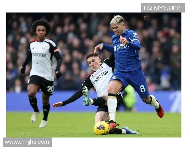 西甲激战切尔西与曼联战成平局争议判罚引发全场热议