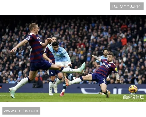 德甲精彩对决曼城与那不勒斯战成平局帽子戏法引发全场热潮 德甲精彩对决曼城与那不勒斯战成平局帽子戏法引发全场热潮